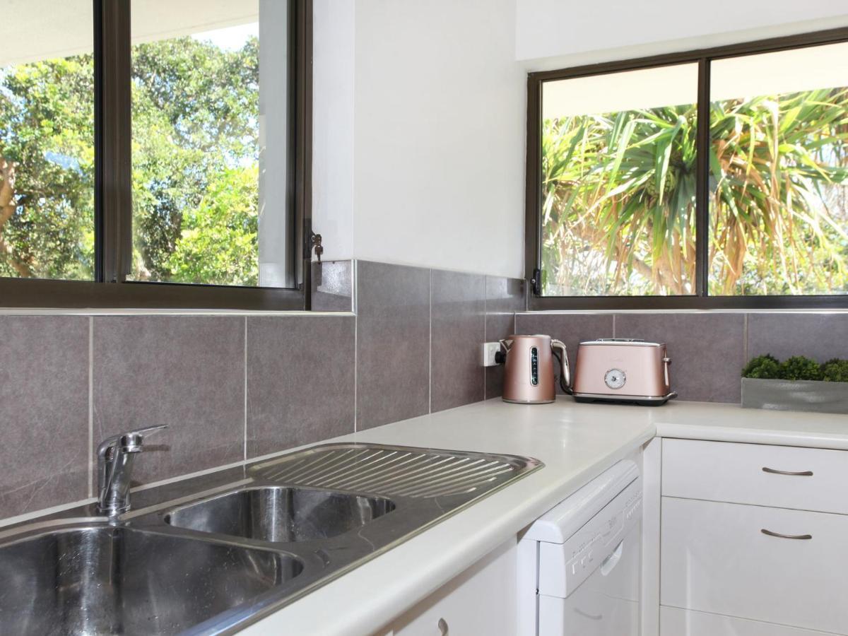 Windmill 4 Two Bedroom Beachside Apartment On Parkyn Parade Mooloolaba Exterior photo