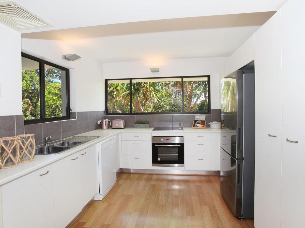 Windmill 4 Two Bedroom Beachside Apartment On Parkyn Parade Mooloolaba Exterior photo