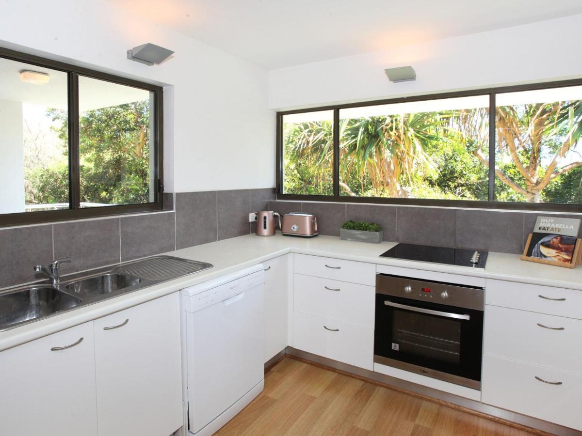 Windmill 4 Two Bedroom Beachside Apartment On Parkyn Parade Mooloolaba Exterior photo